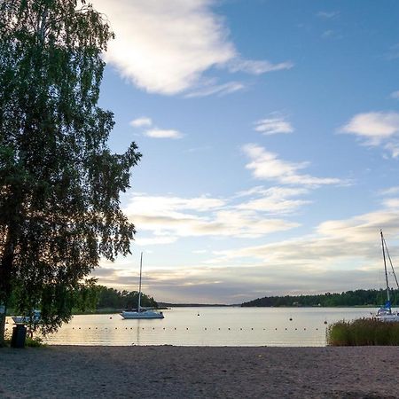 Vita Grindarna / Djuroe Havsbad Villa Djurhamn Bagian luar foto