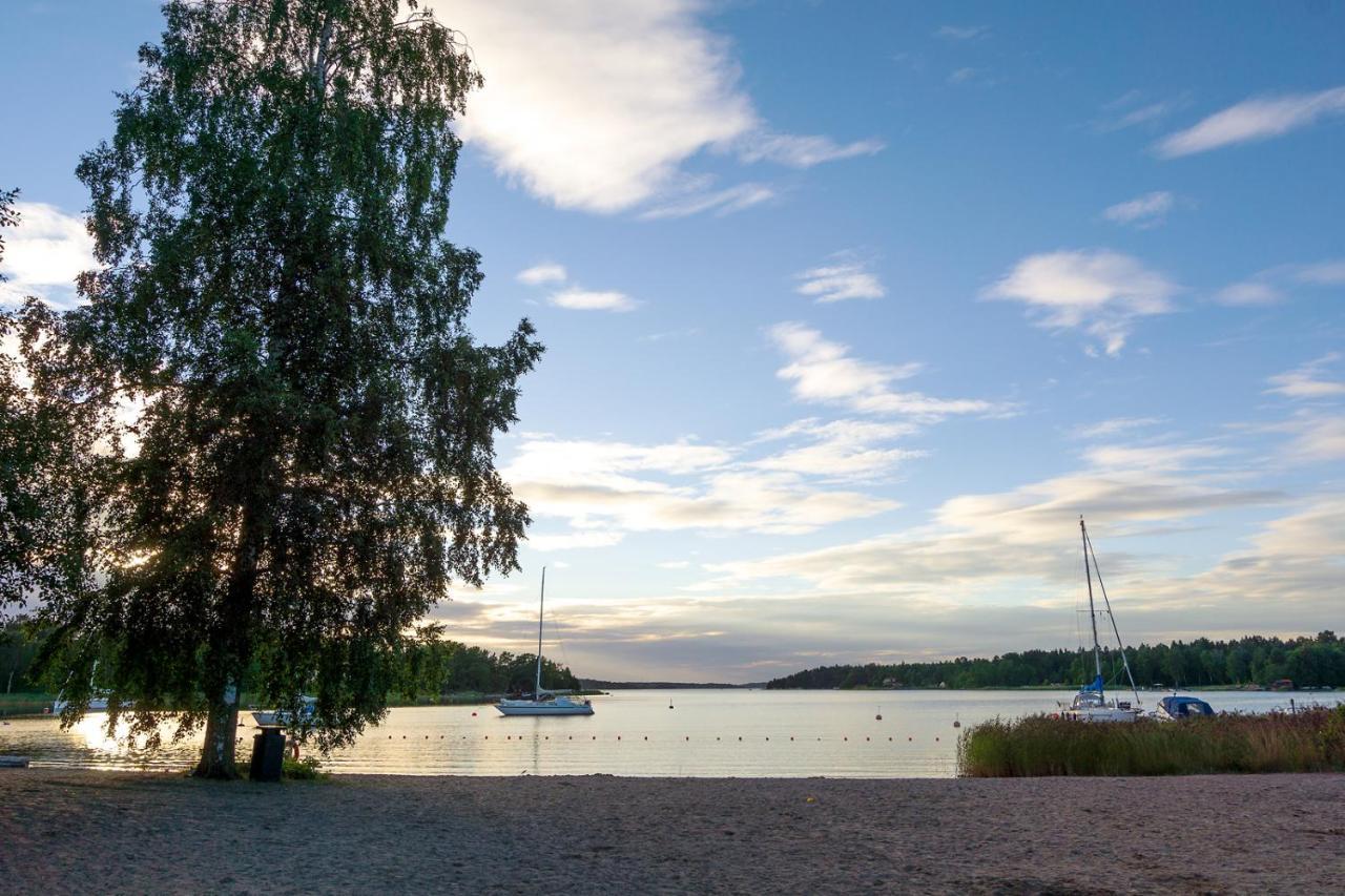 Vita Grindarna / Djuroe Havsbad Villa Djurhamn Bagian luar foto