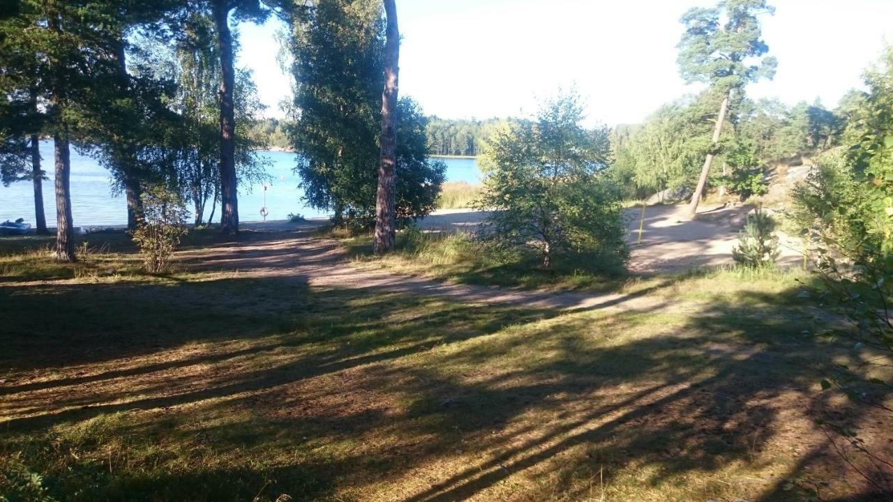 Vita Grindarna / Djuroe Havsbad Villa Djurhamn Bagian luar foto