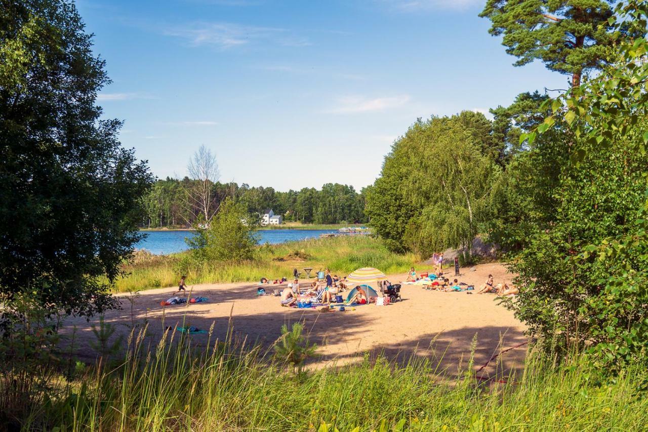 Vita Grindarna / Djuroe Havsbad Villa Djurhamn Bagian luar foto