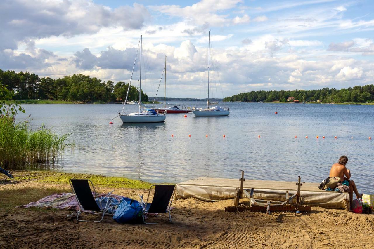 Vita Grindarna / Djuroe Havsbad Villa Djurhamn Bagian luar foto