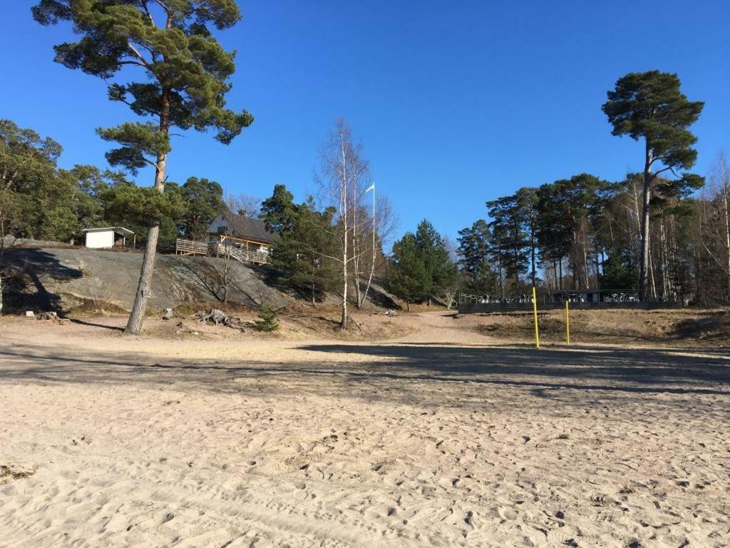 Vita Grindarna / Djuroe Havsbad Villa Djurhamn Bagian luar foto